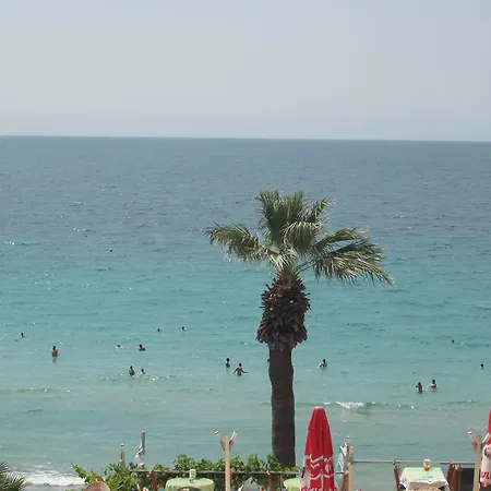 Villa Beach 쿠사다시